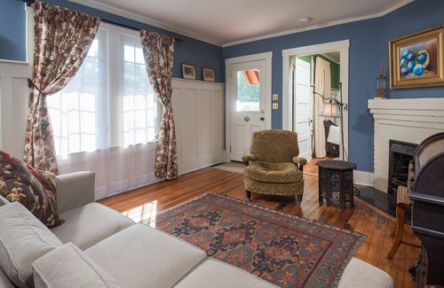 Historic Montford Cottage | Graceful 1915 cottage on peaceful cul-de-sac, 4 blocks to downtown civic center!