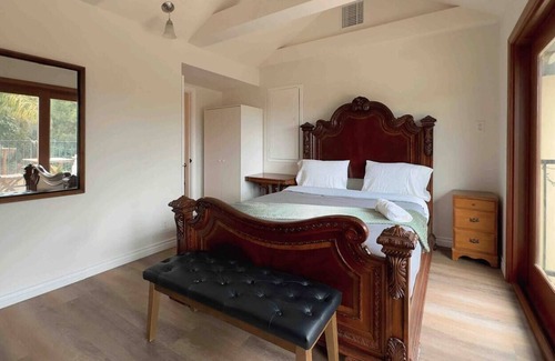 Walnut Valley House | Graceful 1B1B Home