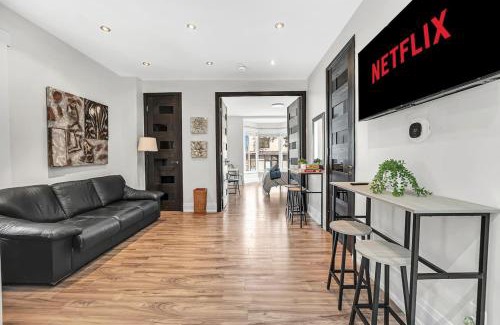 Landsdale House | Graceful Home Near DT GO Hospitals Waterfalls