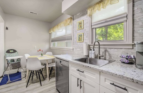 Broadmoor Apartment | Gracie's Hideaway! Downtown Escape w/Fire Pit