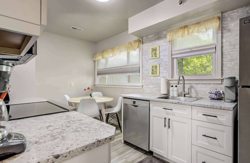 Broadmoor Apartment | Gracie's Hideaway! Downtown Escape w/Fire Pit