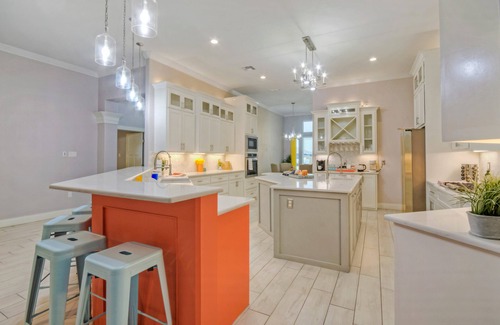 South Side House | Graford by AvantStay | Hot Tub, Firepit, Mini Putt