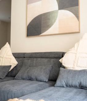 Uphall House | Graham House