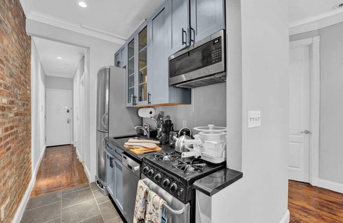 Gramercy Apartment | Gramercy Apartment - 3BR, 2BA, Modern ,Central
