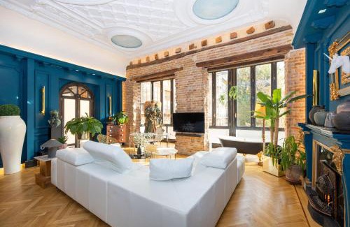Central District Apartment | Granada Gallery Loft