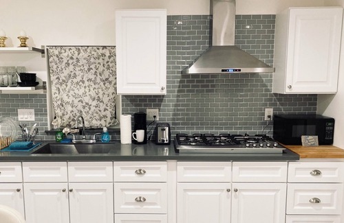 Granada Hills South Villa | Granada Villas for large groups Los Angeles