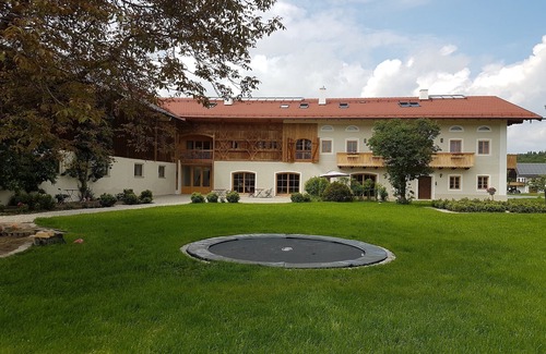 Eggstatt Apartment | Granary 88sqm, 2 bedrooms, 2 bathrooms, fireplace, sauna, gallery