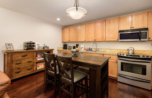 Silvercreek Condo | Granby Ranch Haven: Outdoor Pool & Biking Fun