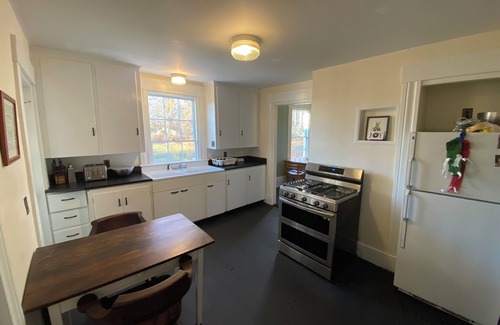 Brooksville House | Grand 3-bedroom farmhouse on Walker Pond with ultra high speed wireless