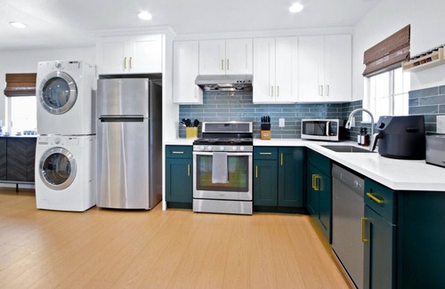 Alhambra House | Grand 4BR Stay + EV Charger + Game Room #TravelSGV