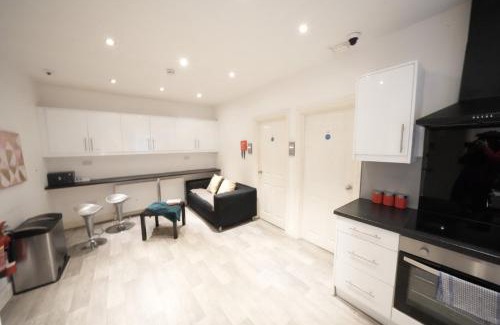 Heathrow Villages House | Grand Airport Ensuites