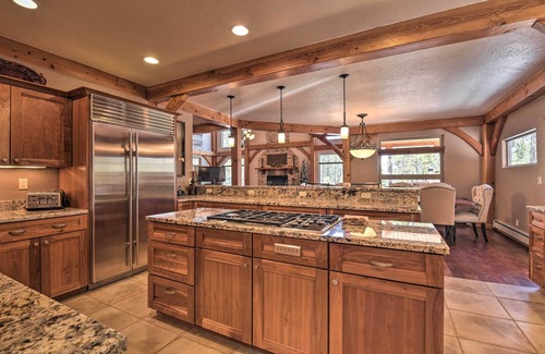 Angel Fire House | Grand Angel Fire Retreat w/Hot Tub & Fire Pit!