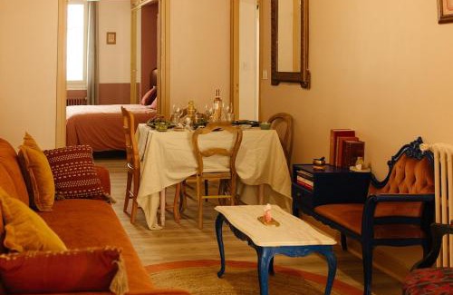 Toulon Apartment | Grand appartement climatisé entre Gare et Port