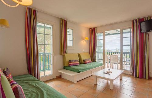 Urrugne Apartment | Grand appartement familial avec piscine près de Saint-Jean-de-Luz - FR-1-2-439