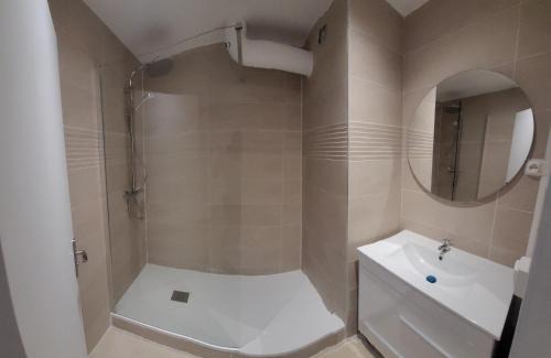 Epinay-sur-Seine Apartment | Grand appartement avec parking privé