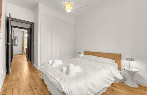 Guilhemery Apartment | Grand Appartement Lumineux - Parking Privé - Clim