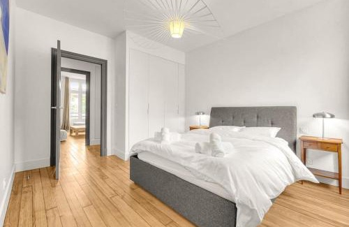 Guilhemery Apartment | Grand Appartement Lumineux - Parking Privé - Clim