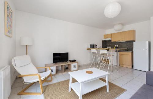 Centre Ville Rive Gauche Apartment | Grand appartement Rouen Free Parking Privé Gratuit