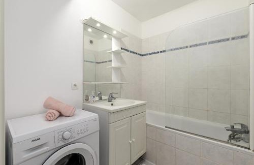 Centre Ville Rive Gauche Apartment | Grand appartement Rouen Free Parking Privé Gratuit
