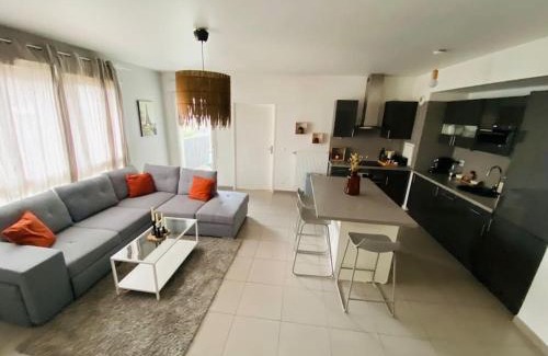 Aubervilliers Apartment | Grand appt proche Paris Parking