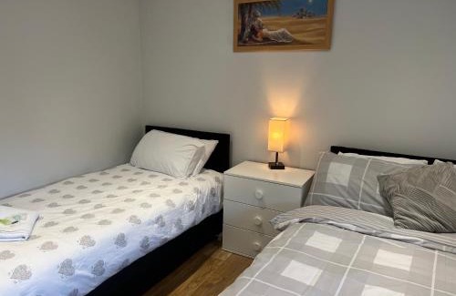 Walpole Hotel | Grand Bleu - London - Next to Piccadilly Line Tube Station & Brand New Facilities