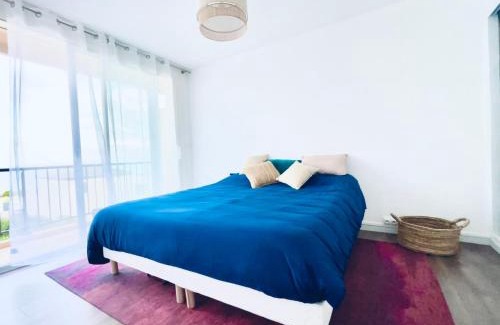 Istres Apartment | Grand Bleu, Vue sur Lac, Cosy et Chic WIFI Centre ville, Plage