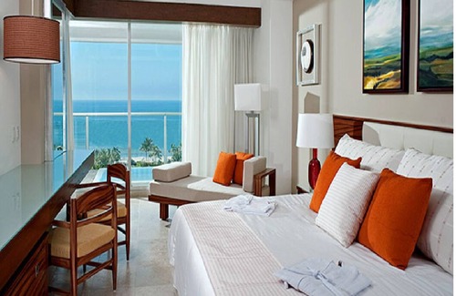 Bucerias Hotel | Grand Bliss 1 Bedroom Suite w/Kitchenette in Nuevo Vallarata