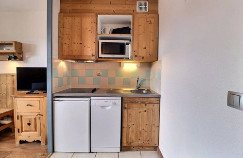 La Perriere Apartment | Grand Bois A Residence - CONFORTABLE 2 PARTS, SKIS TO PIEDS AND NEAR TRADE