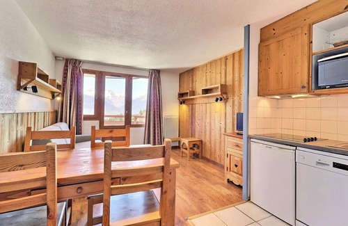 La Perriere Apartment | Grand Bois A Residence - CONFORTABLE 2 PARTS, SKIS TO PIEDS AND NEAR TRADE