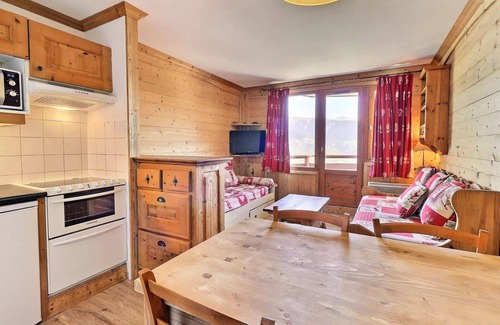 La Perriere Apartment | Grand Bois A Residence - CONFORTABLE 2 PARTS, SKIS TO PIEDS AND NEAR TRADE