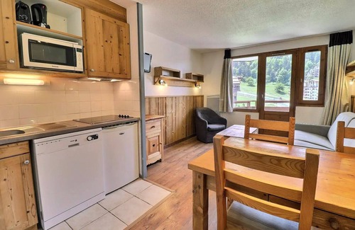 La Perriere Apartment | Grand Bois Residence B - CONFORTABLE 2 PARTS, SKIS TO PIEDS AND NEAR TRADE