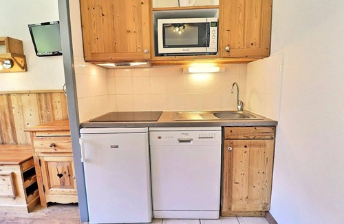 La Perriere Apartment | Grand Bois Residence B - CONFORTABLE 2 PARTS, SKIS TO PIEDS AND NEAR TRADE