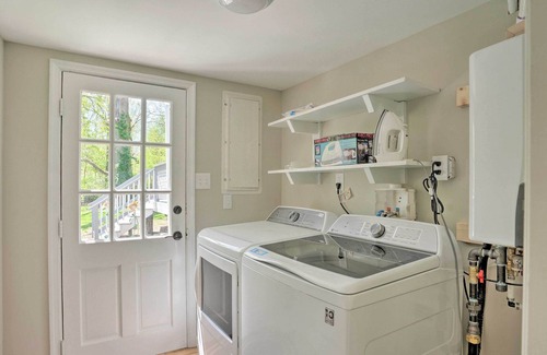 North Chesterfield House | Grand ‘Bon Air Retreat’ < 12 Miles to Downtown!