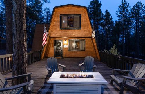 Williams House | Grand Canyon Cabin! One hour and 10 minutes to the South Entrance!