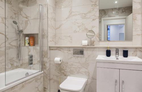 Leeds City Center Apartment | Grand Central Apartments - Perfect for Families - Contractors - Professionals