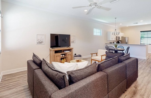 United Central House | Grand Central Escape | Dog-friendly townhouse near downtown St. Petersburg