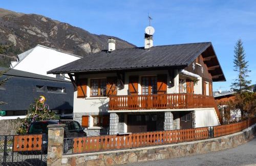 Saint-Lary-Soulan Ski Chalet | Grand Chalet St-Lary centre 13 à 15 pers