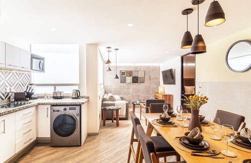 Colonia Cuauhtemoc Apartment | Grand Chapultepec by Kukun