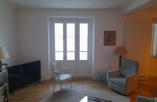 Limoges Apartment | Grand, Clair, Central, Élégant, 2 Chambres