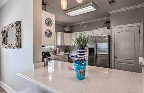 Crystal Shores House | Grand Destin Getaway - Walk a Block to the Beach!