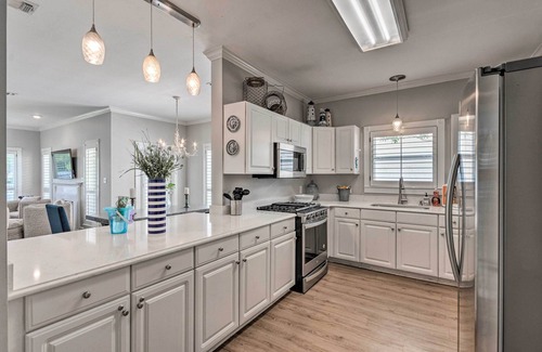 Crystal Shores House | Grand Destin Getaway - Walk a Block to the Beach!