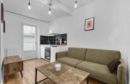 Saint - Michel Apartment | Grand deux pièces - Proche métro - Terrasse