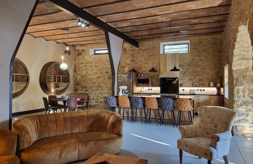 Lagorce House | Grand Domaine Avec Piscine, à 8km des Gorges de l' Ardèche, 23 Personnes