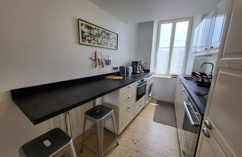 La Rochelle City Centre Apartment | Grand Duplex au Sommet du Gabut