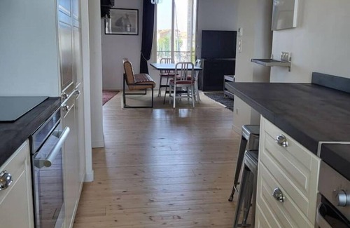 La Rochelle City Centre Apartment | Grand Duplex au Sommet du Gabut