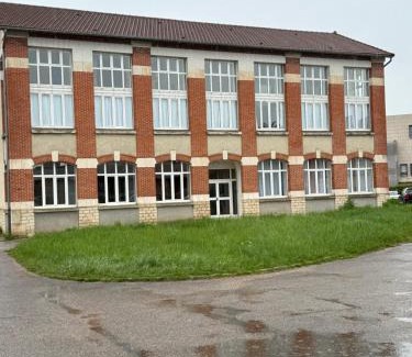 Auxerre Apartment | Grand F2 centre-ville, parking privée