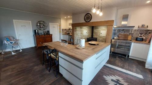 Ally House | Grand gite familial 5 chambres à Ally, dans le Cantal à côté de Salers