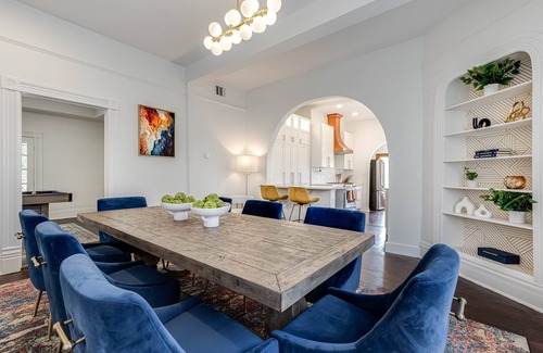 Government Hill House | Grand Historic Escape | 5-Bedroom Retreat with Pool & Spa