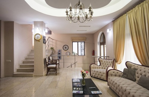 Chugureti Hotel | Grand Hotel Luna in the heart of Tblisi