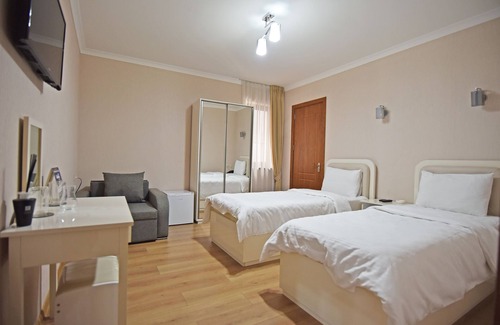 Chugureti Hotel | Grand Hotel Luna in the heart of Tblisi